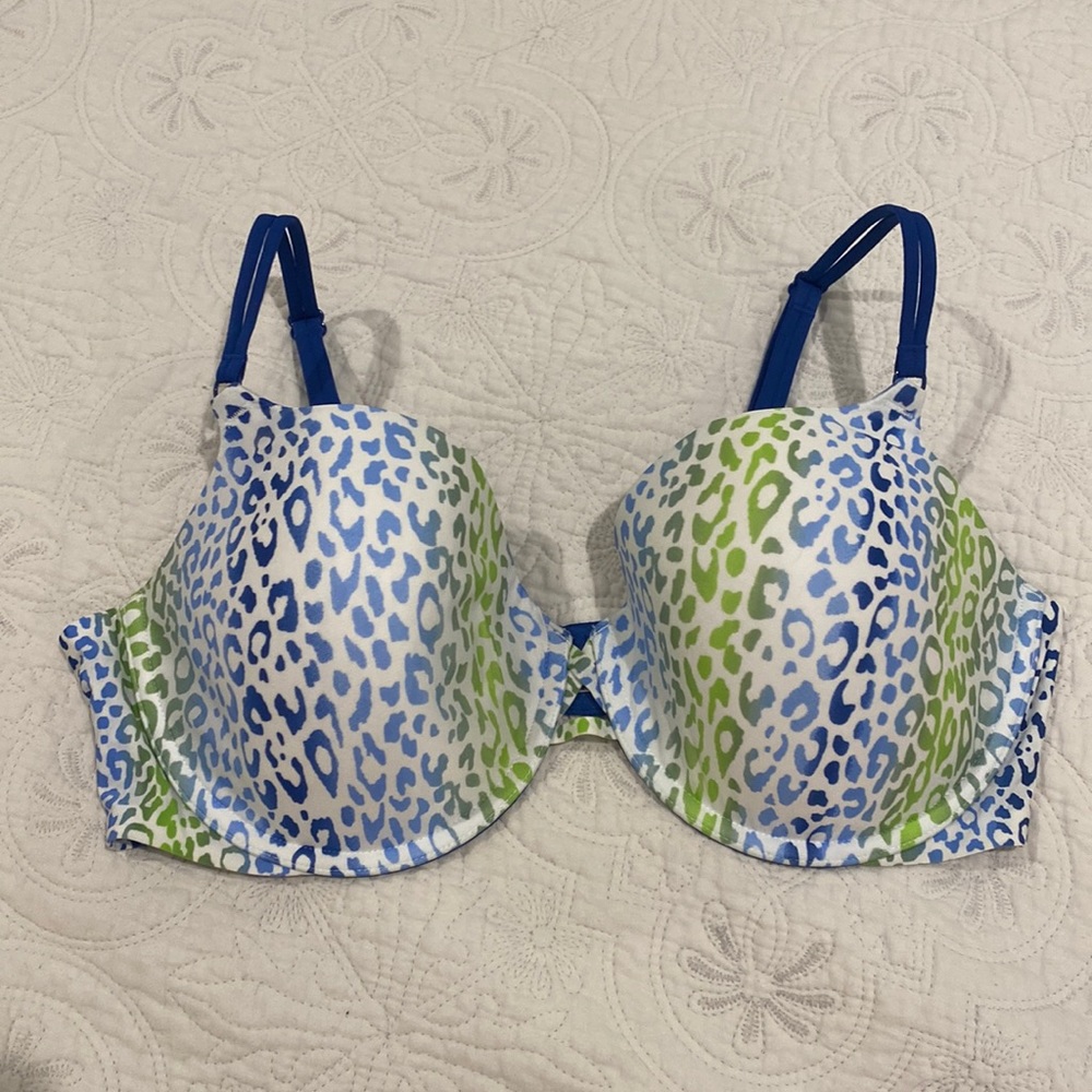 Super soft Victoria’s Secret Demi bra